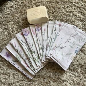 HOST SPECIAL Table Troves 12 Premium Cloth Napkins Beautiful Muted Floral